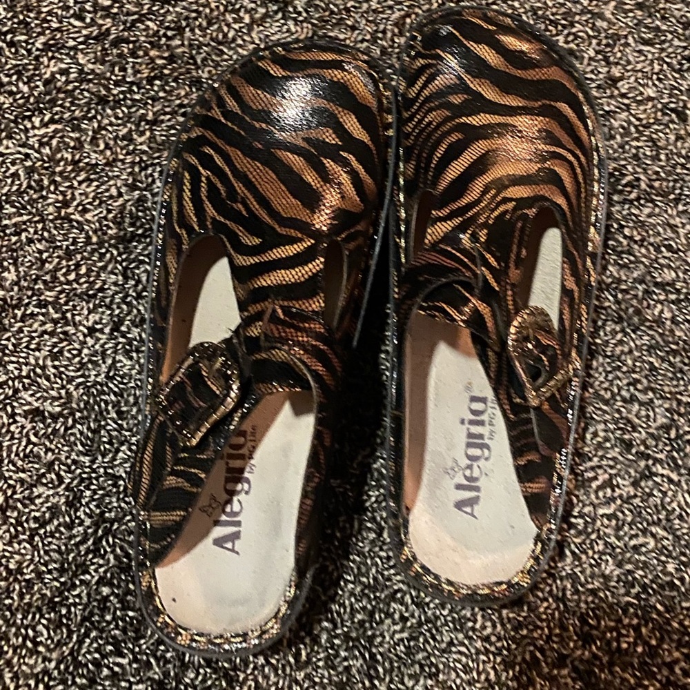 Algeria slip on shoes